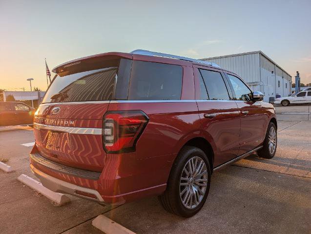 Certified 2022 Ford Expedition Platinum RWD image 3