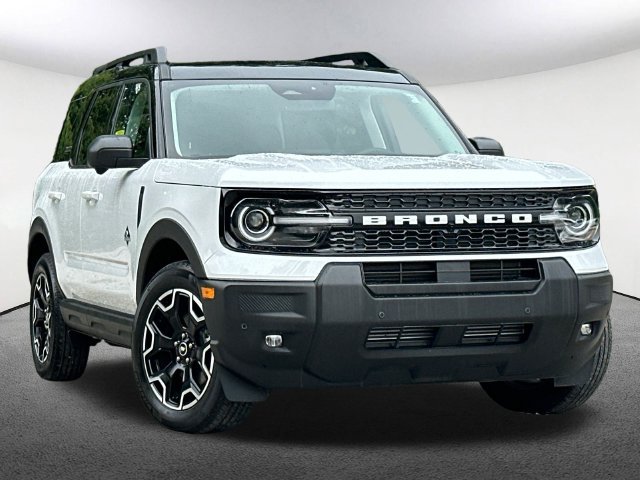 Certified 2025 Ford Bronco Sport Outer Banks w/ Outer Banks Tech Package+ AWD/4WD image 2