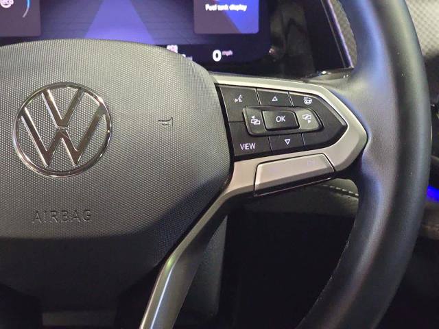 Used 2025 Volkswagen Atlas Peak Edition SE AWD/4WD image 25