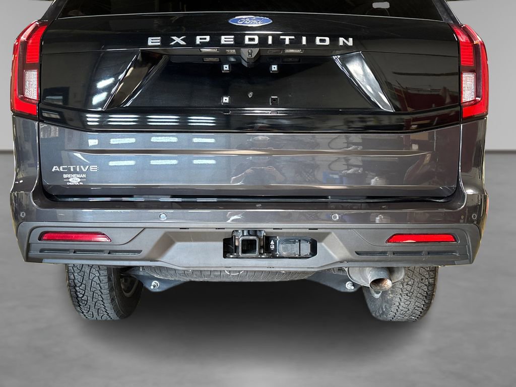 Certified 2025 Ford Expedition Active AWD/4WD image 16