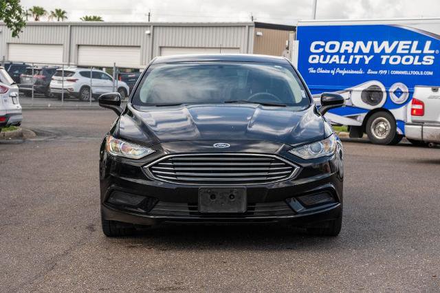Certified 2018 Ford Fusion SE w/ Fusion SE Technology Package FWD image 2