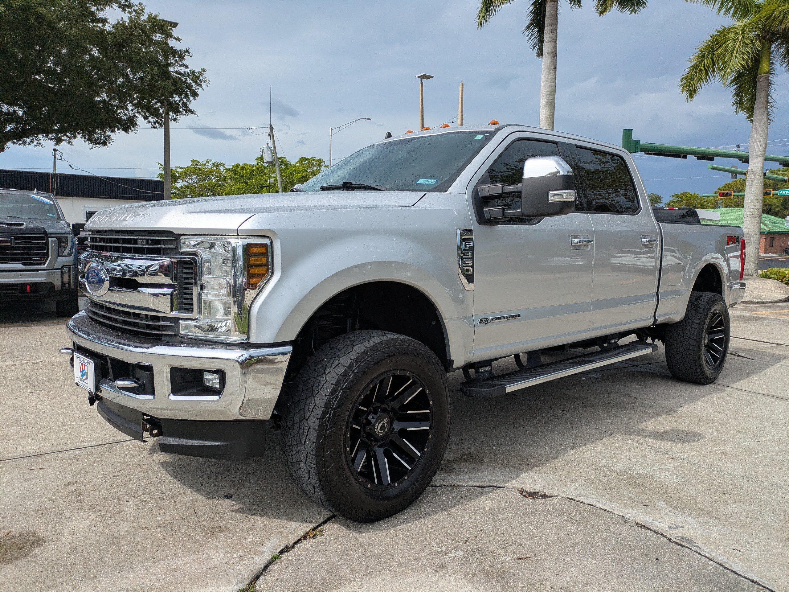 Certified 2019 Ford F350 XLT w/ XLT Premium Package AWD/4WD image 7