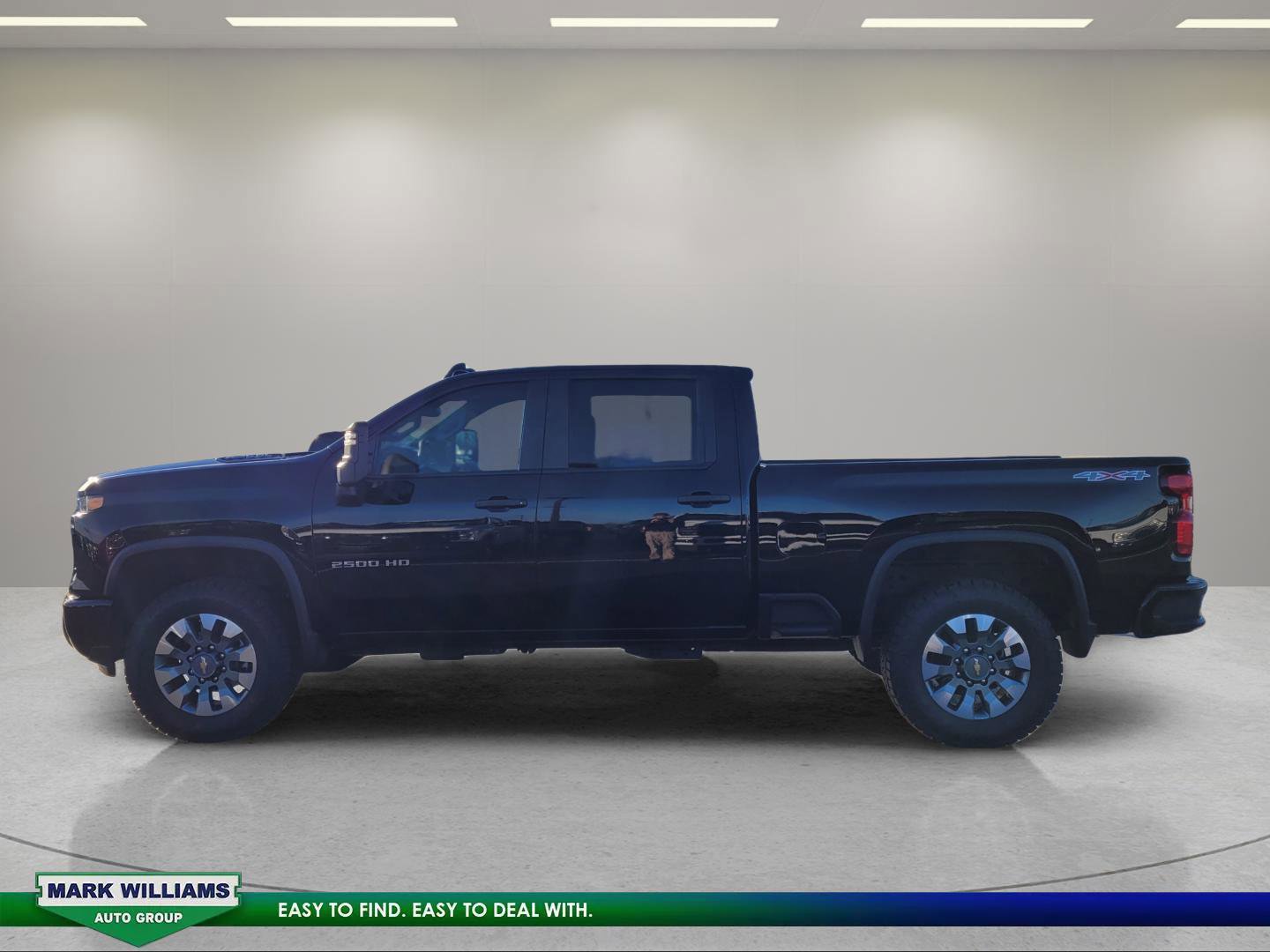 Used 2024 Chevrolet Silverado 2500 Custom w/ Custom Value Package image 2