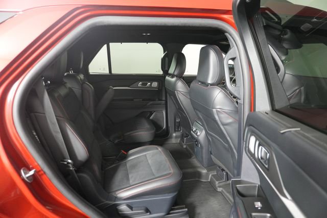 Certified 2025 Ford Explorer ST image 26