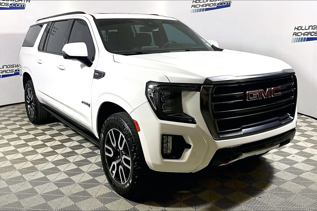 Used 2024 GMC Yukon XL AT4 w/ Technology Package AWD/4WD image 3