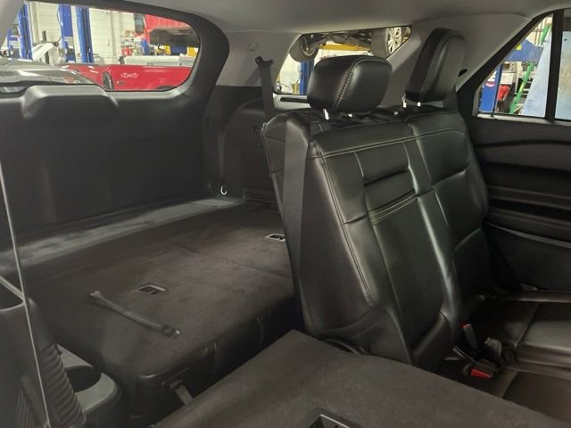 Certified 2023 Ford Explorer XLT w/ Equipment Group 202A AWD/4WD image 40