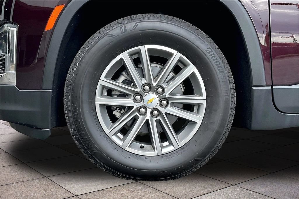 Used 2022 Chevrolet Traverse LT w/ LPO, Cargo Package AWD/4WD image 9