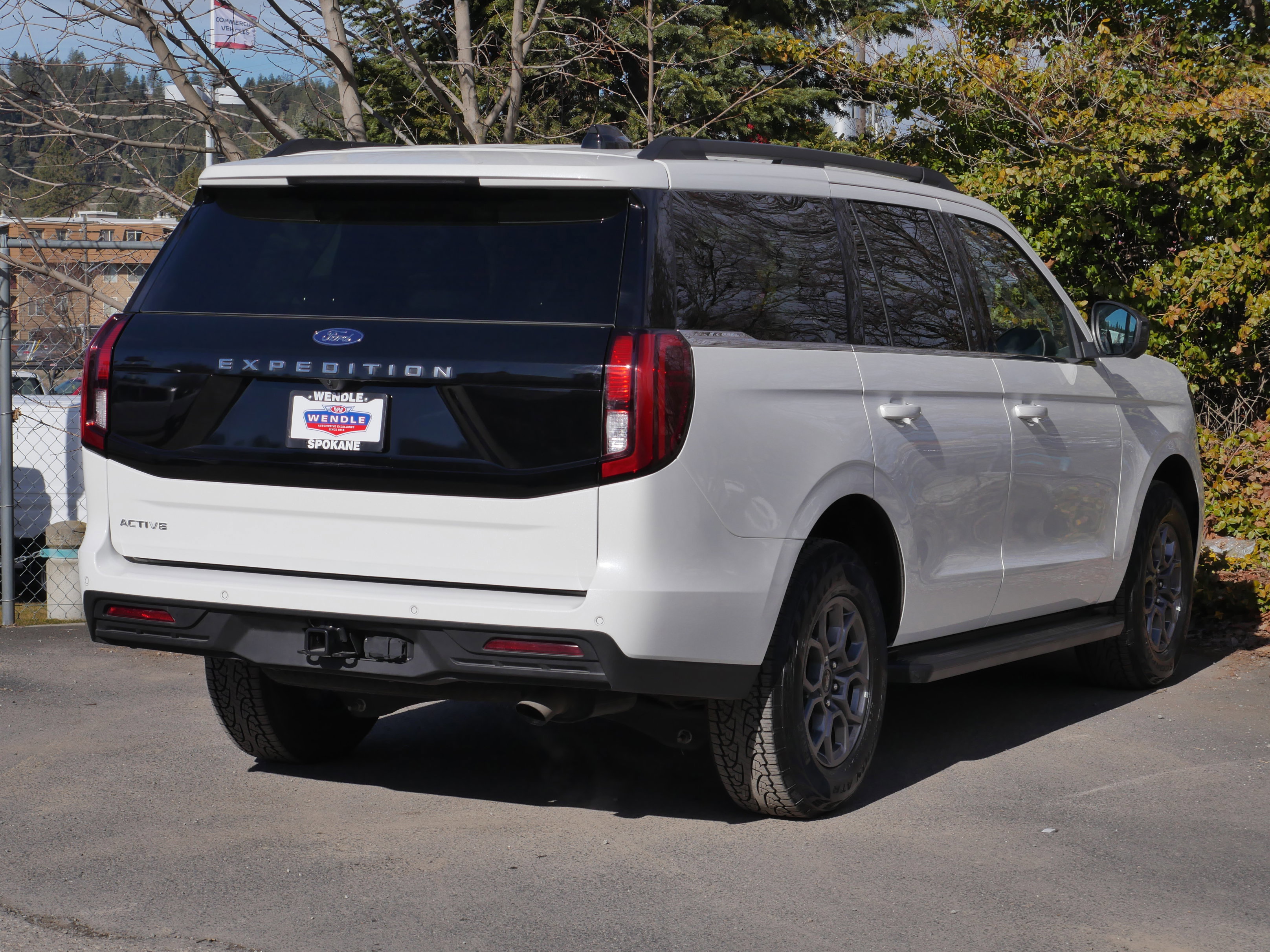Certified 2025 Ford Expedition Active image 3