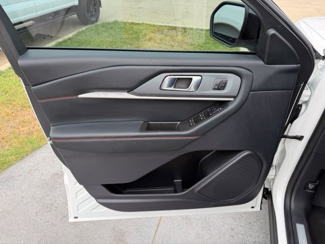 Certified 2025 Ford Explorer ST-Line w/ Premium Package RWD image 11