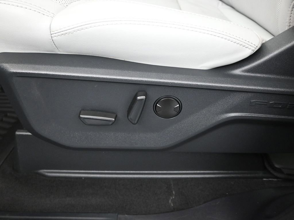 Certified 2025 Ford Expedition Max Platinum image 38