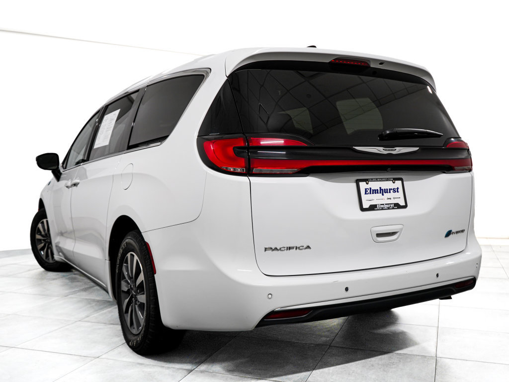Used 2024 Chrysler Pacifica Limited FWD image 5