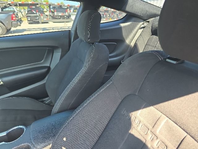 Certified 2022 Ford Mustang Coupe w/ Black Accent Package RWD image 8