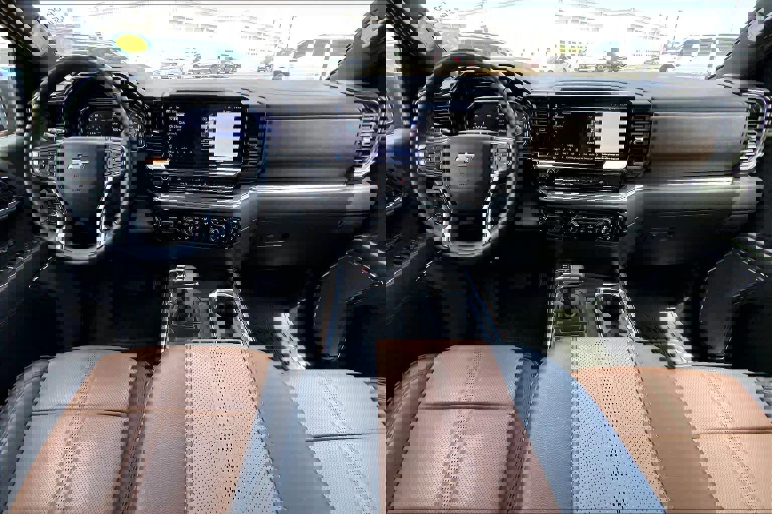 Used 2024 Chevrolet Silverado 1500 High Country w/ Technology Package AWD/4WD image 16