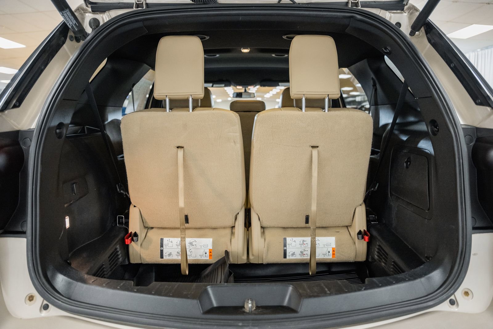 Certified 2017 Ford Explorer XLT w/ Equipment Group 202A image 15