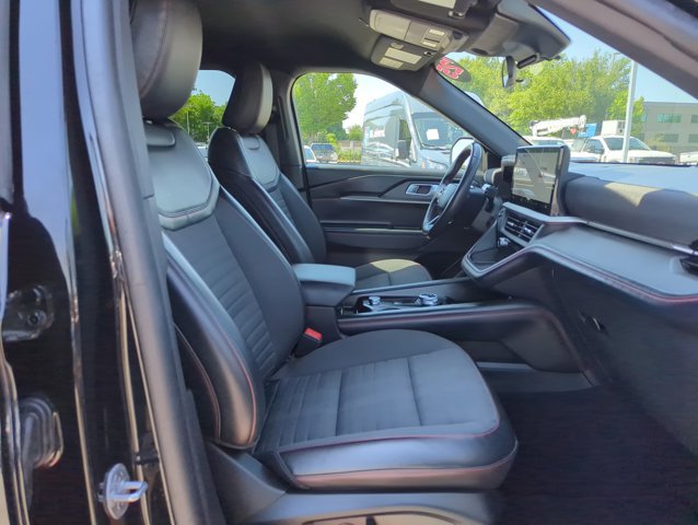Certified 2025 Ford Explorer ST-Line w/ ST-Line Street Pack AWD/4WD image 23