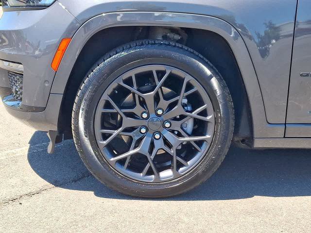 Used 2024 Jeep Grand Cherokee L Summit w/ Advanced Protech Group IV AWD/4WD image 29