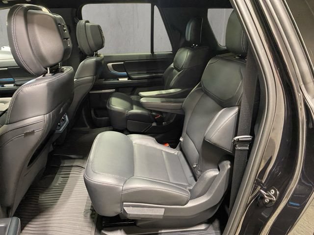 Certified 2026 Ford Expedition Max Platinum w/ Stealth Performance Package AWD/4WD image 22