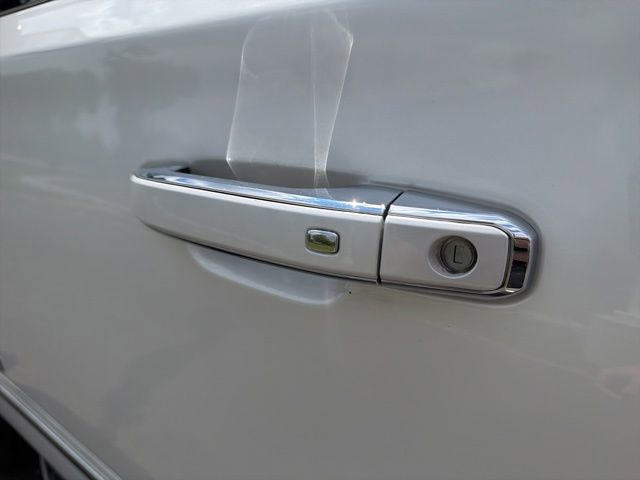 Used 2020 GMC Yukon Denali w/ Open Road Package AWD/4WD image 25