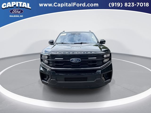 Certified 2025 Ford Expedition Active AWD/4WD image 3