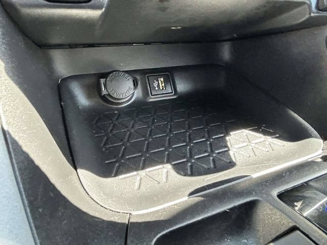 Used 2025 Toyota RAV4 XLE FWD image 12