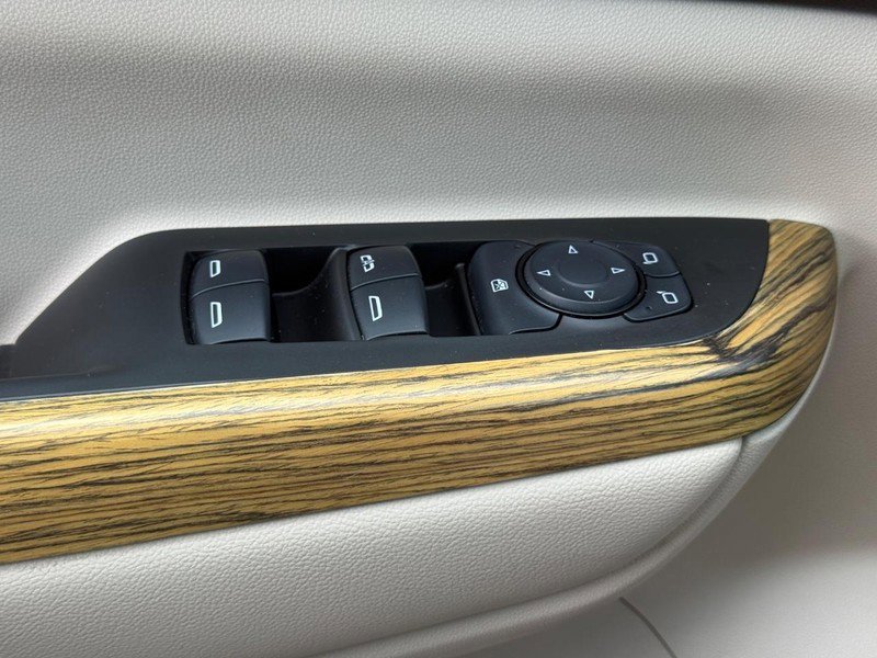 Used 2017 GMC Acadia Denali w/ Technology Package image 30