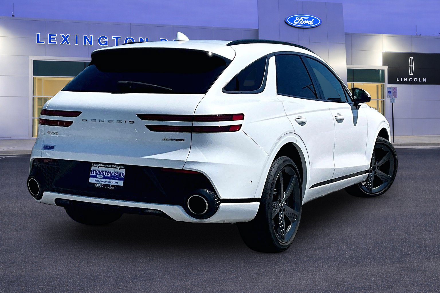 Used 2023 Genesis GV70 3.5T Sport w/ Sport Prestige Package AWD/4WD image 5