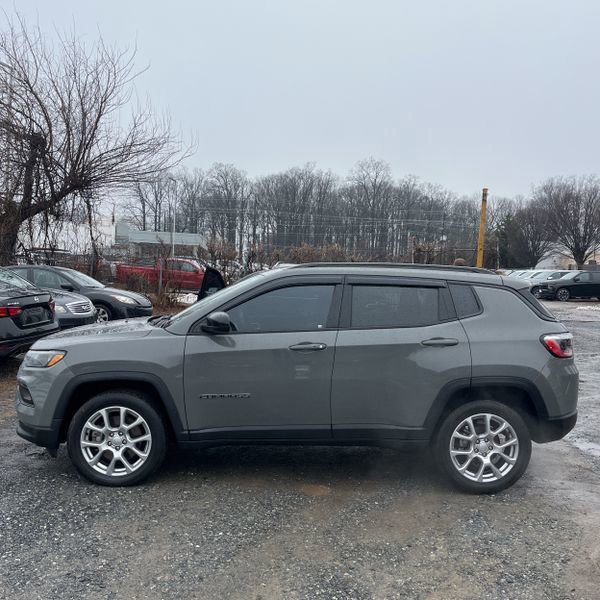 Used 2023 Jeep Compass Latitude image 6