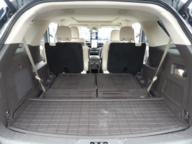 Certified 2020 Ford Explorer Platinum w/ Premium Technology Package image 31