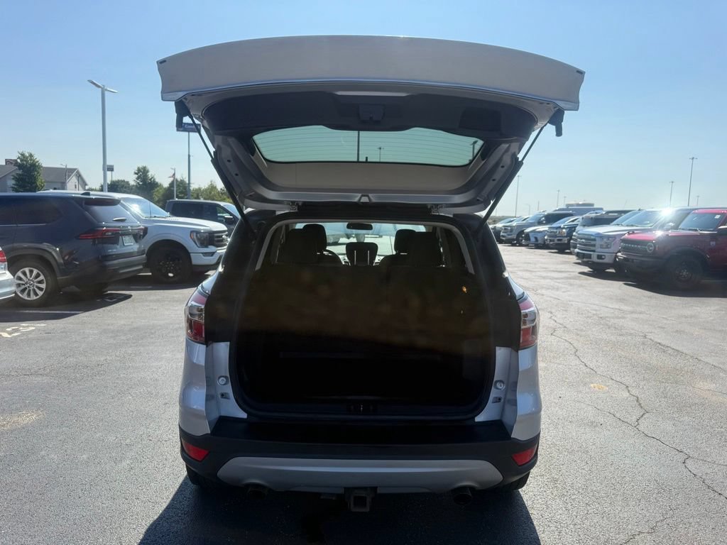 Certified 2018 Ford Escape SE w/ SE Sync 3 Package FWD image 43