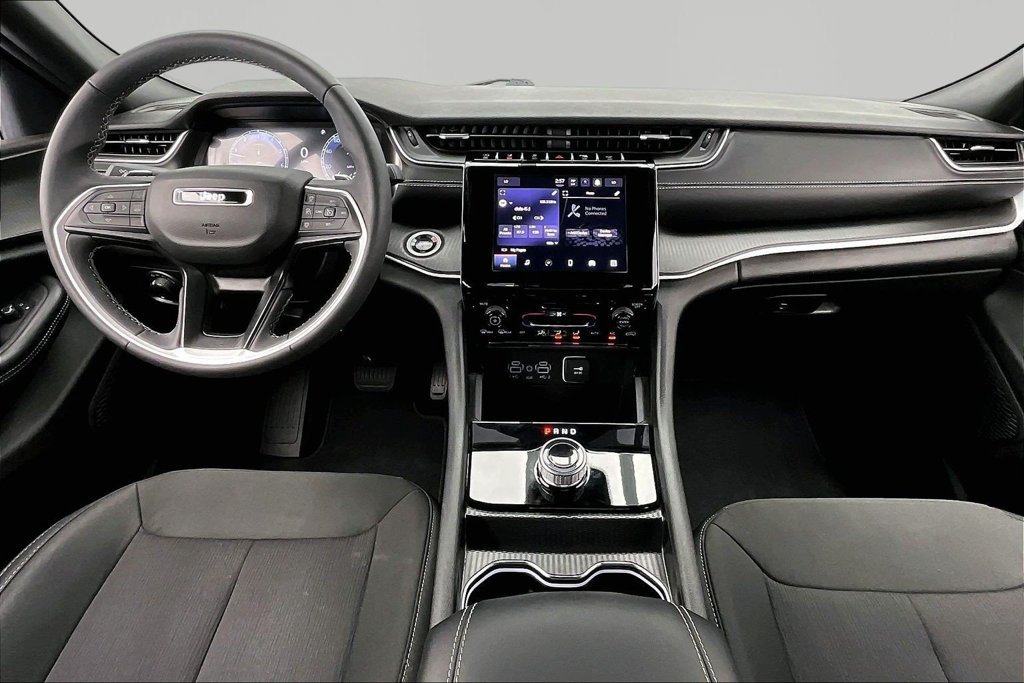 Used 2025 Jeep Grand Cherokee Laredo X AWD/4WD image 16