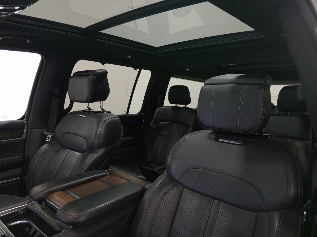 Used 2022 Jeep Grand Wagoneer Series I AWD/4WD image 17