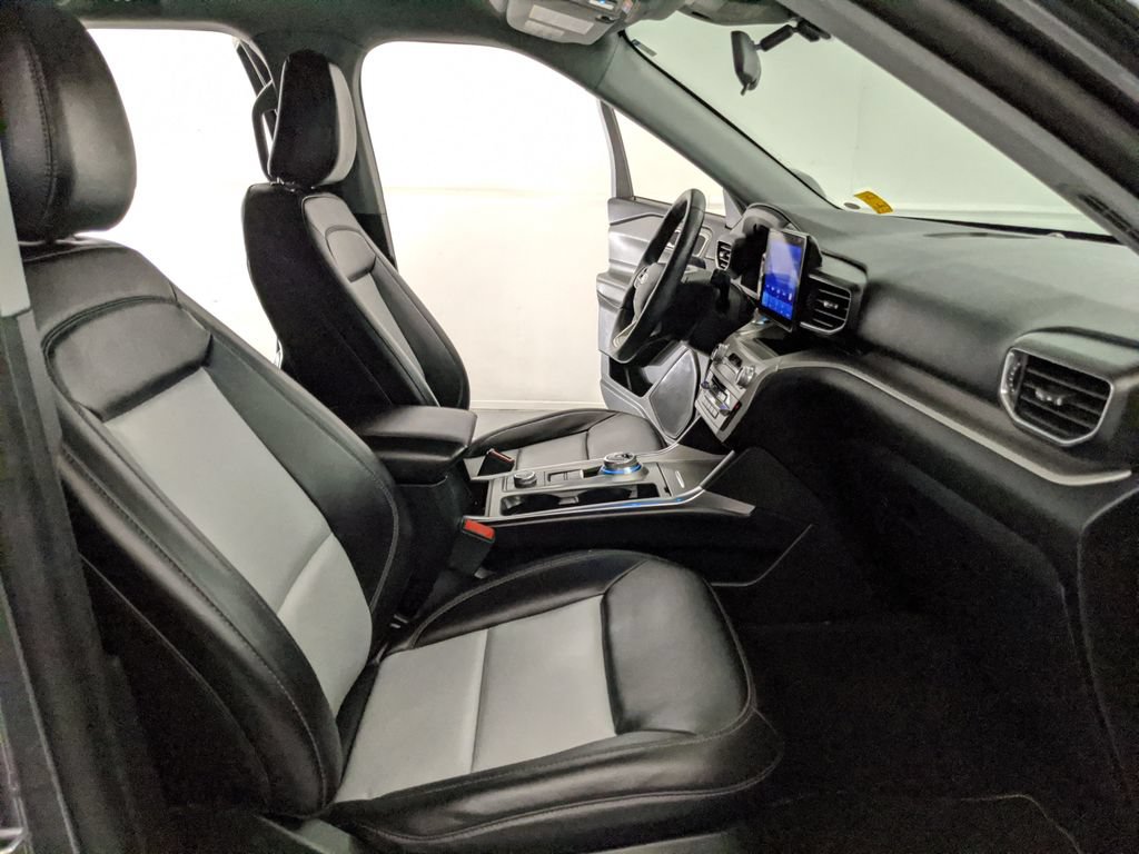 Certified 2023 Ford Explorer XLT w/ Equipment Group 202A AWD/4WD image 22