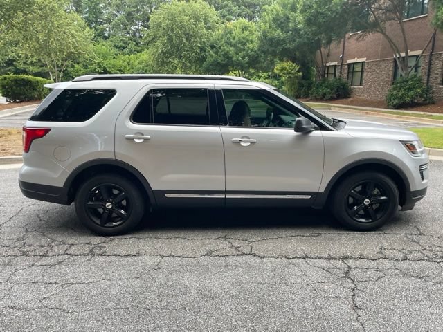 Certified 2019 Ford Explorer XLT FWD image 4
