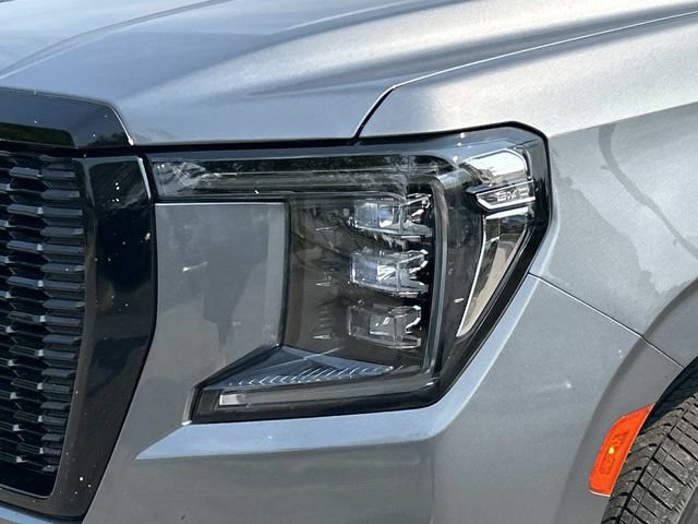 Used 2022 GMC Yukon XL Denali AWD/4WD image 9