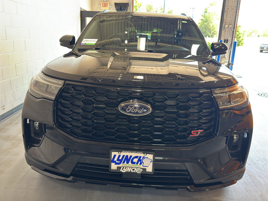 Certified 2025 Ford Explorer ST AWD/4WD image 8