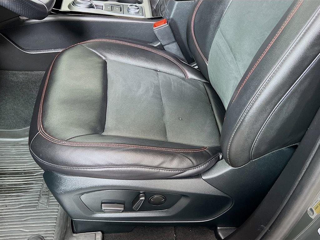 Certified 2022 Ford Explorer ST-Line w/ Class IV Trailer Tow Package image 26