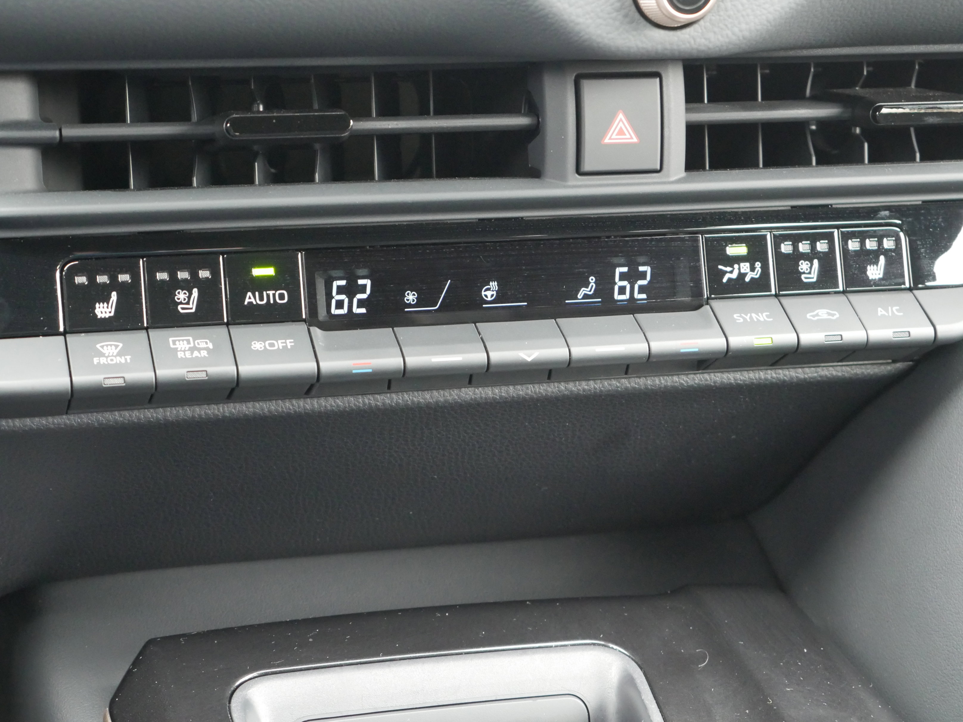 Used 2025 Toyota Crown Signia w/ Advanced Technology Package image 17