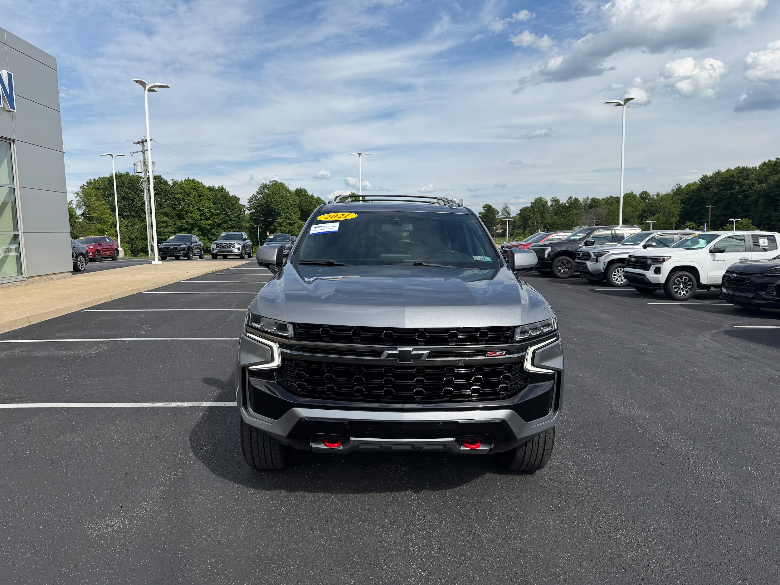 Used 2021 Chevrolet Suburban Z71 w/ Rear Media and Nav Package AWD/4WD image 3