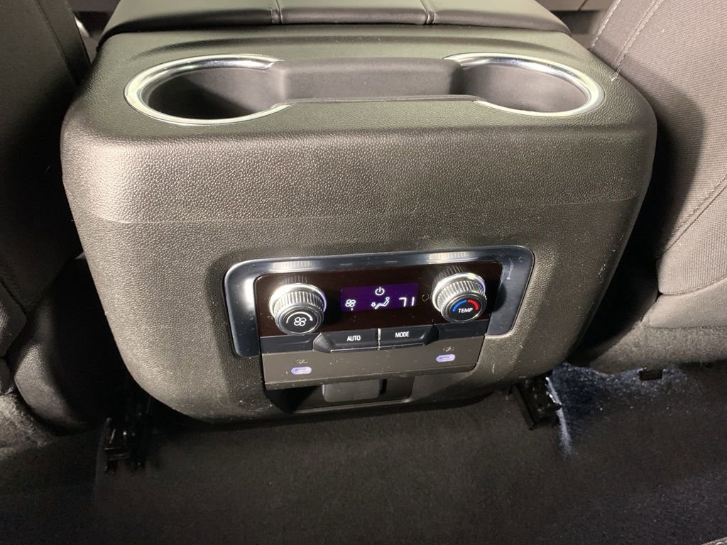 Used 2022 GMC Yukon SLE w/ Gmc Pro Safety Plus Package AWD/4WD image 33