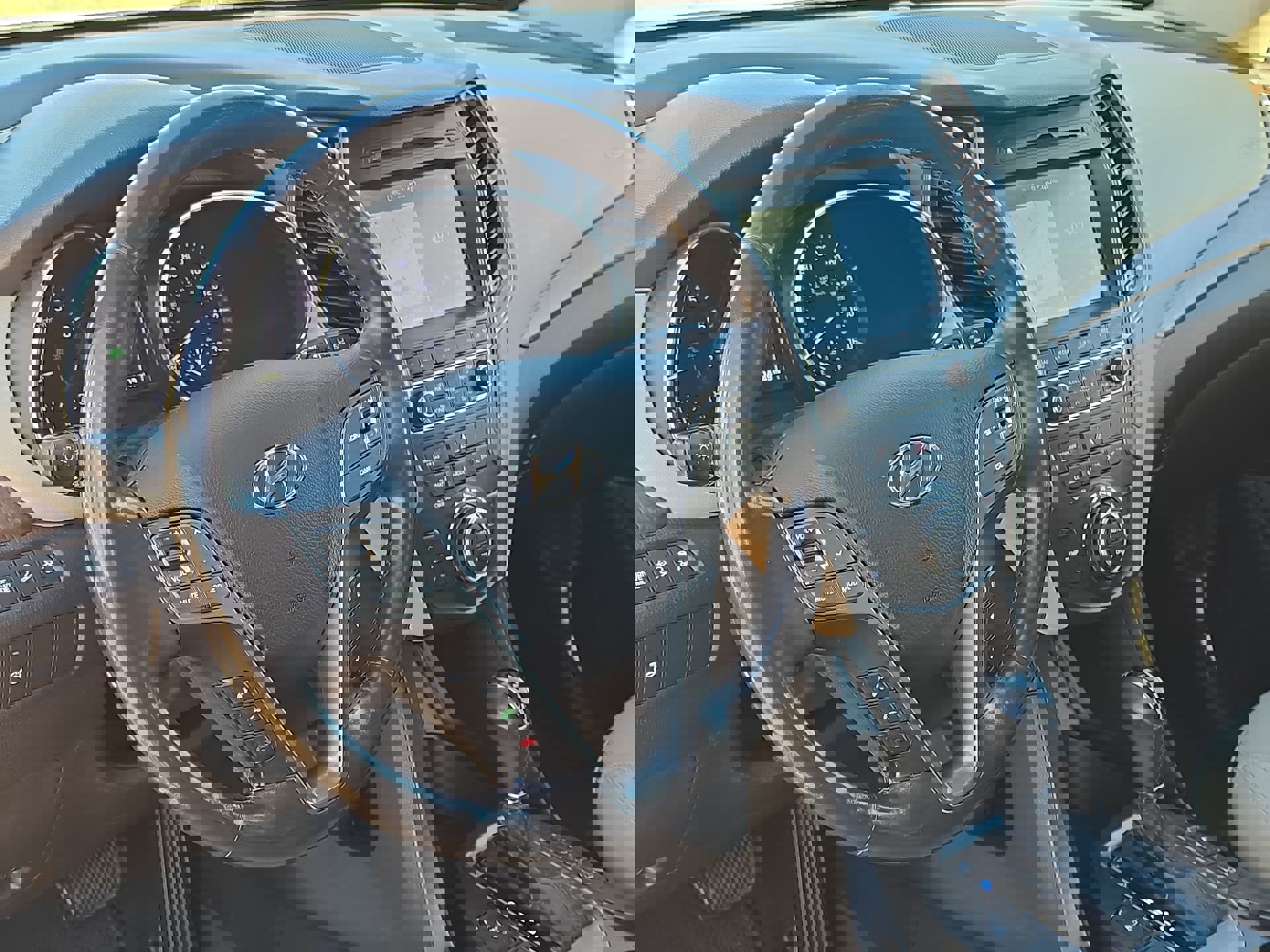 Used 2018 Hyundai Santa Fe Sport image 15