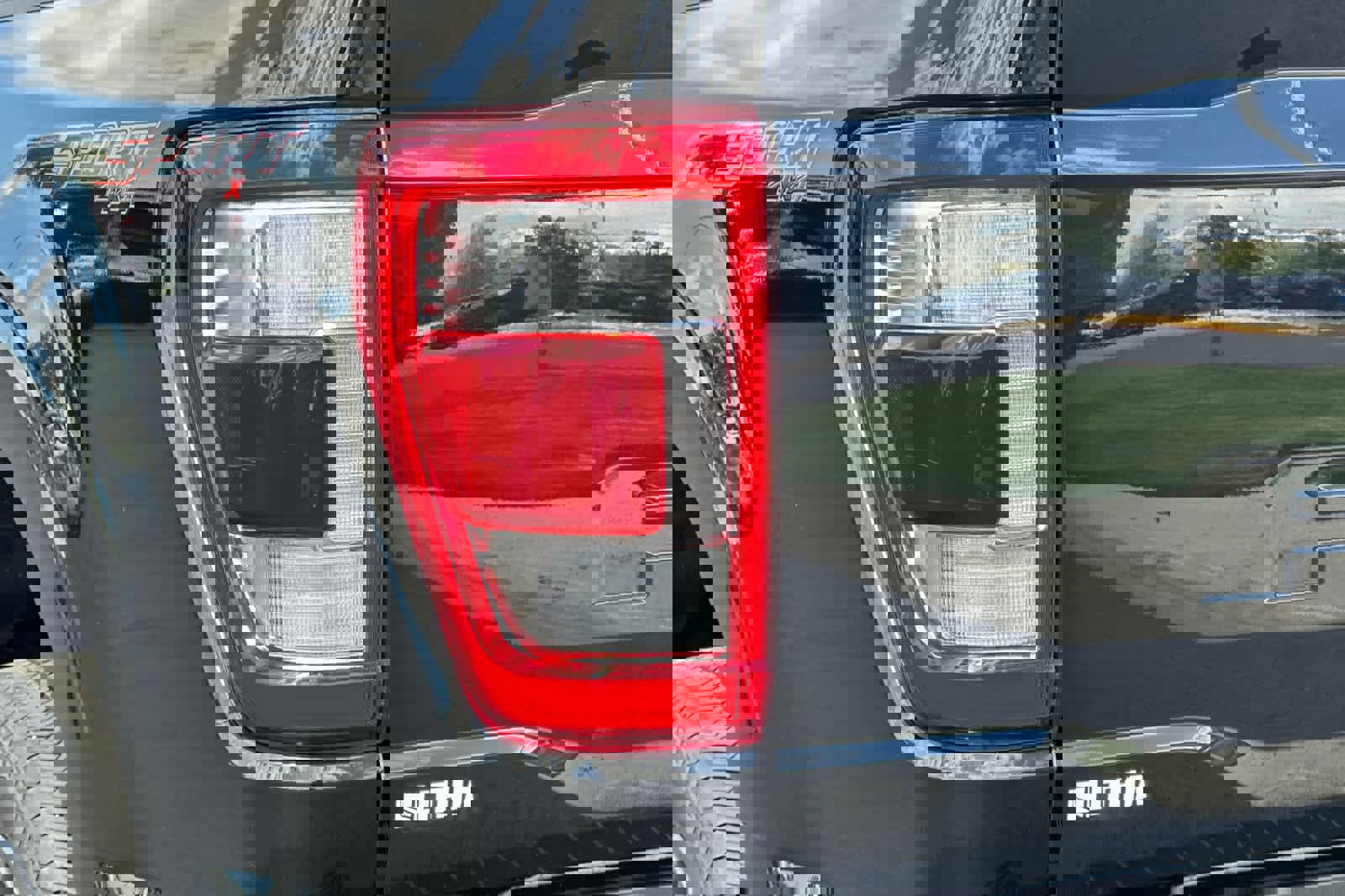 Certified 2023 Ford F150 Lariat w/ Equipment Group 502A High image 27