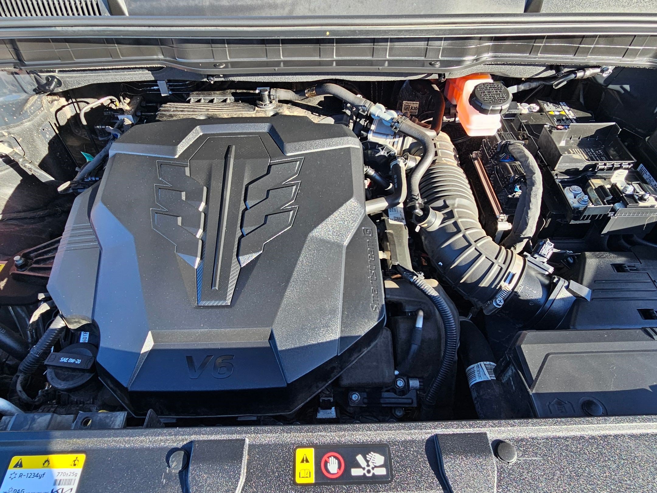 Used 2025 Kia Carnival FWD image 44