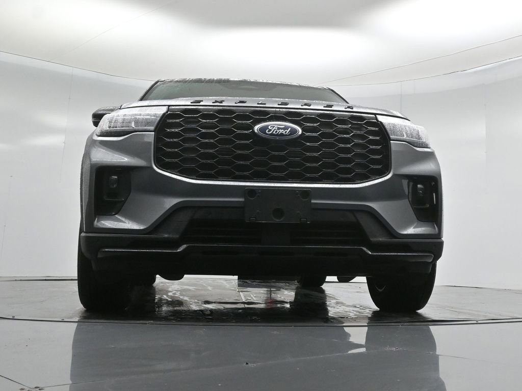 Certified 2025 Ford Explorer ST-Line image 48