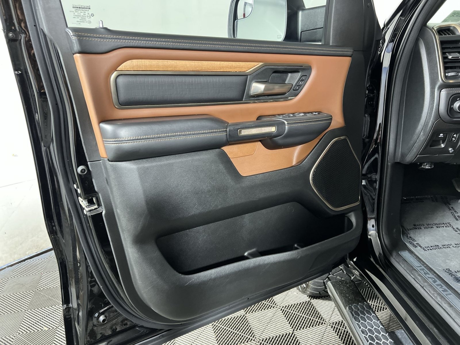 Used 2022 RAM 1500 Limited w/ Trailer Tow Group AWD/4WD image 14