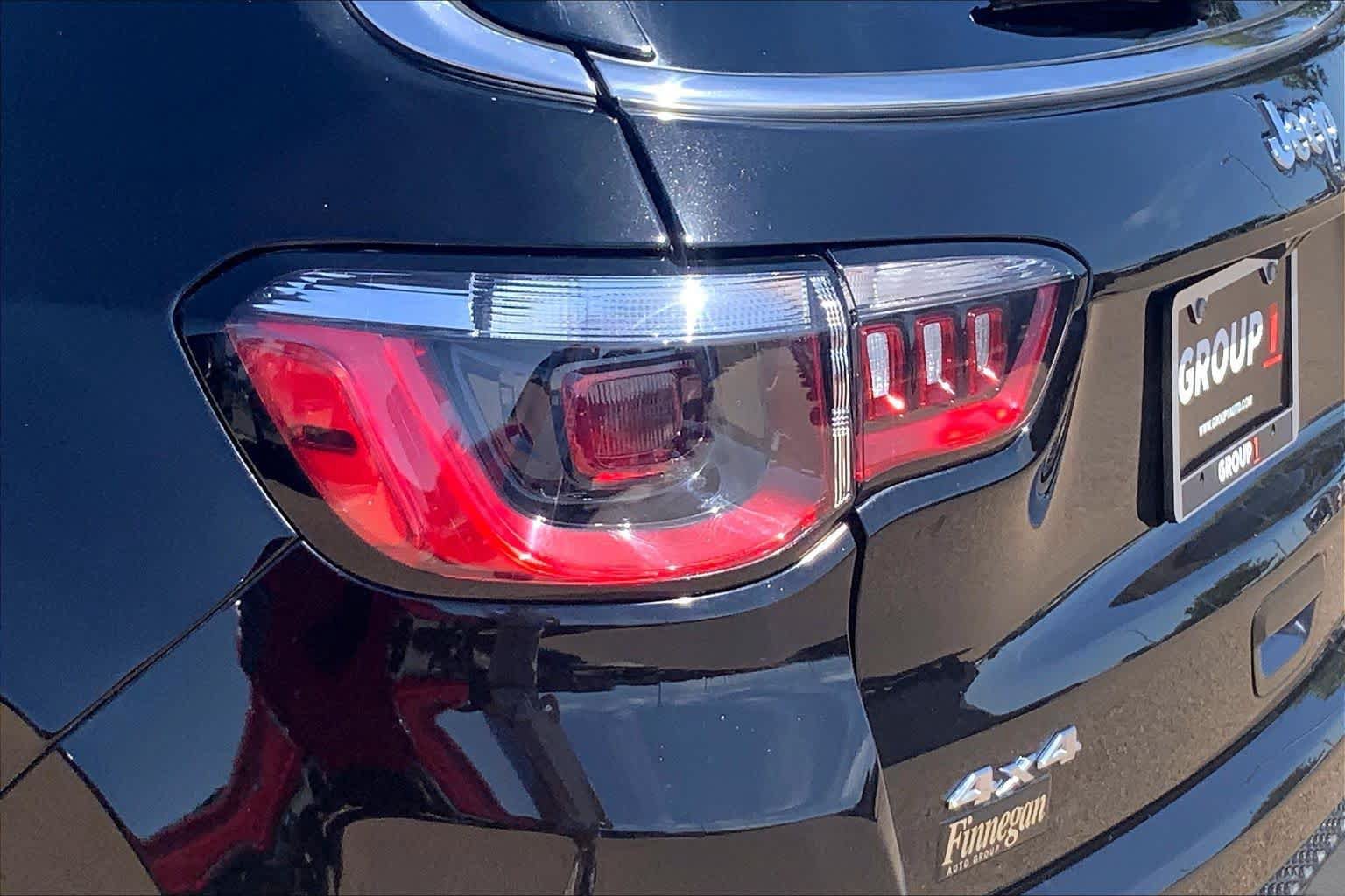 Used 2022 Jeep Compass Limited AWD/4WD image 29