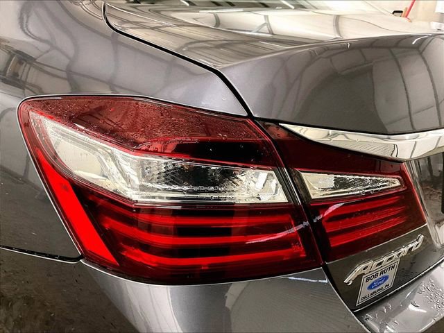 Used 2017 Honda Accord LX image 28