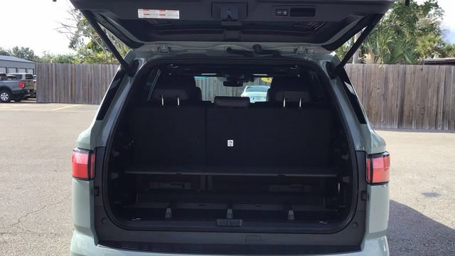 Used 2025 Toyota Sequoia Platinum image 10