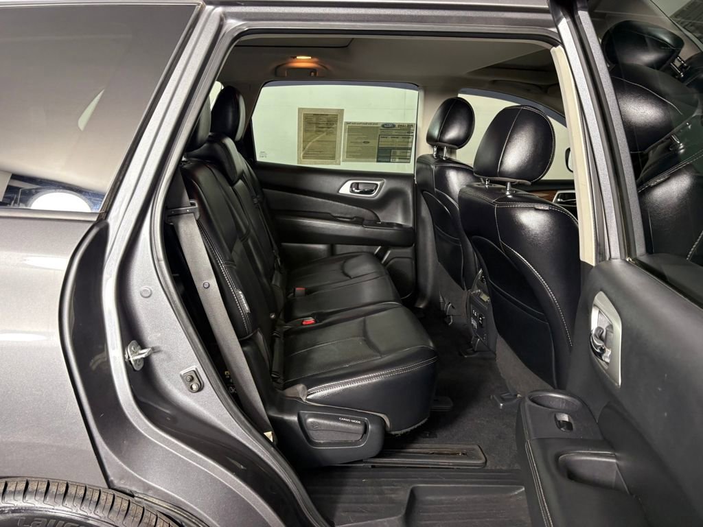 Used 2020 Nissan Pathfinder Platinum image 37