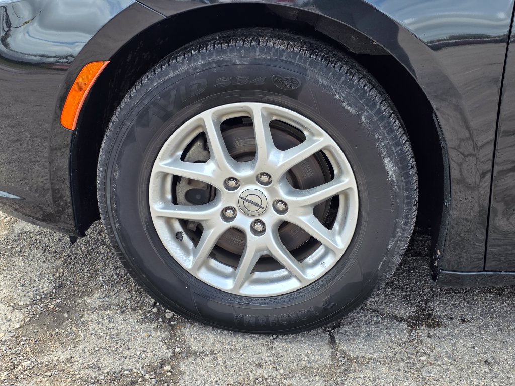 Used 2023 Chrysler Pacifica Touring-L FWD image 14