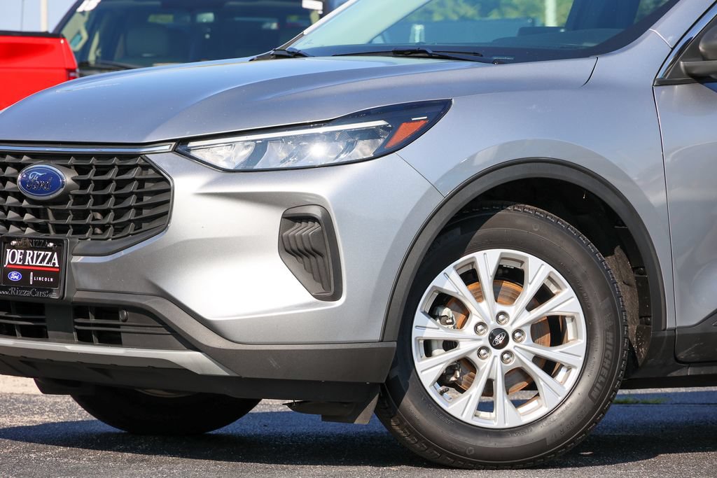 Certified 2023 Ford Escape Active w/ Cold Weather Package FWD image 17
